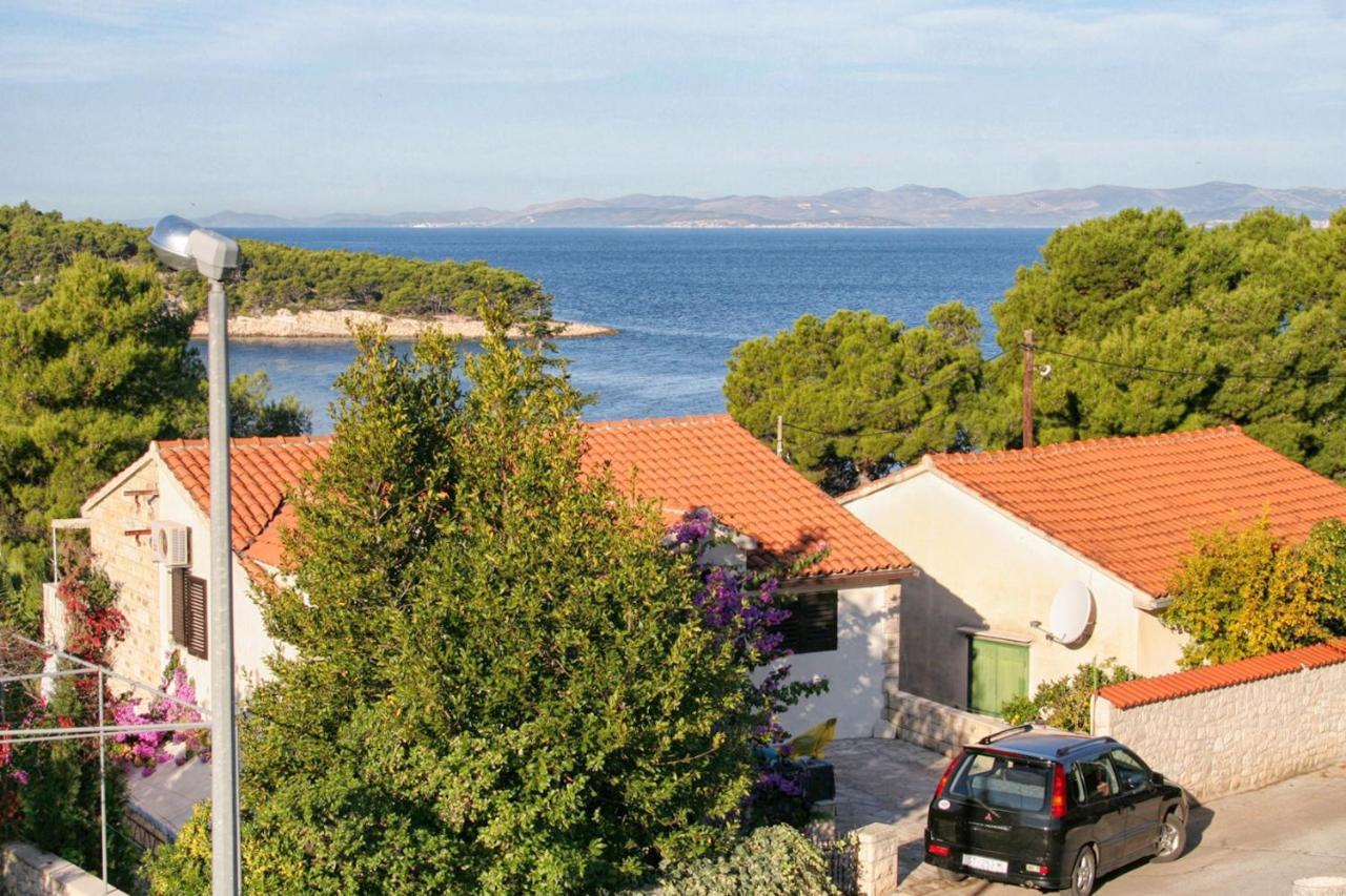 Apartments By The Sea Splitska, Brac - 2923 Postira Exterior foto
