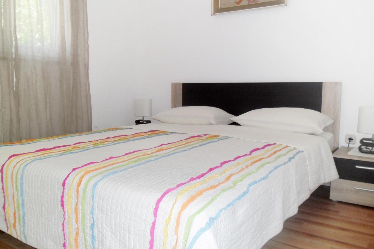 Apartments By The Sea Splitska, Brac - 2923 Postira Exterior foto